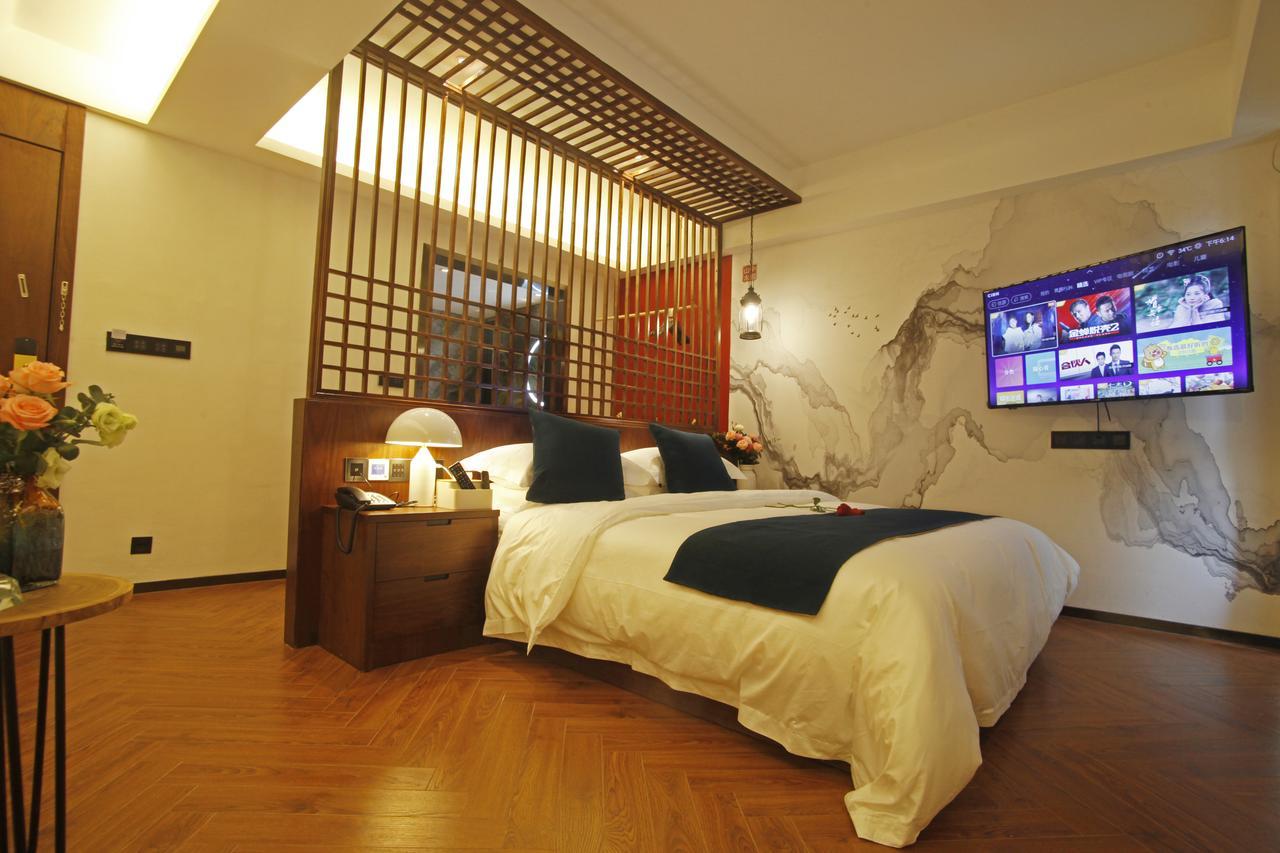 張家界武陵源北岸輕奢客棧 森林公園店 Hotel Csangcsiacsie Kültér fotó