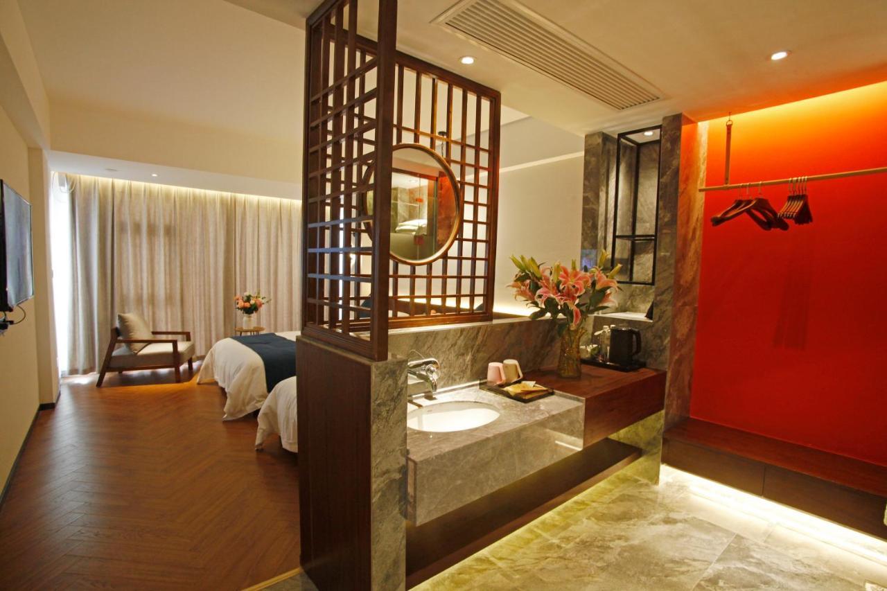 張家界武陵源北岸輕奢客棧 森林公園店 Hotel Csangcsiacsie Kültér fotó