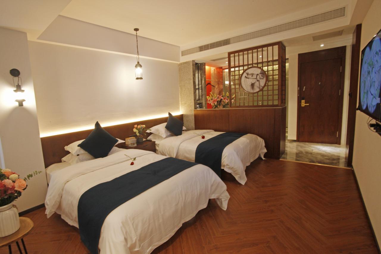 張家界武陵源北岸輕奢客棧 森林公園店 Hotel Csangcsiacsie Kültér fotó