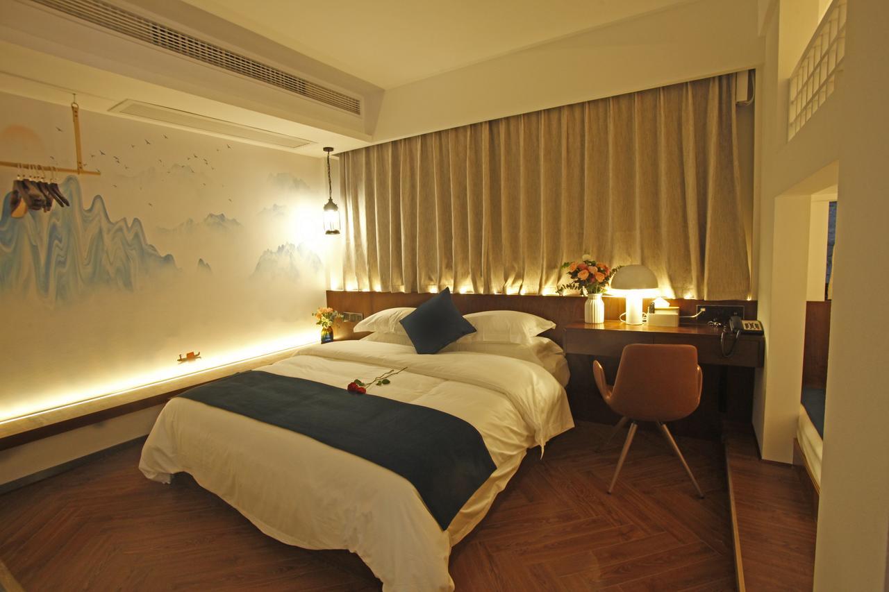 張家界武陵源北岸輕奢客棧 森林公園店 Hotel Csangcsiacsie Kültér fotó