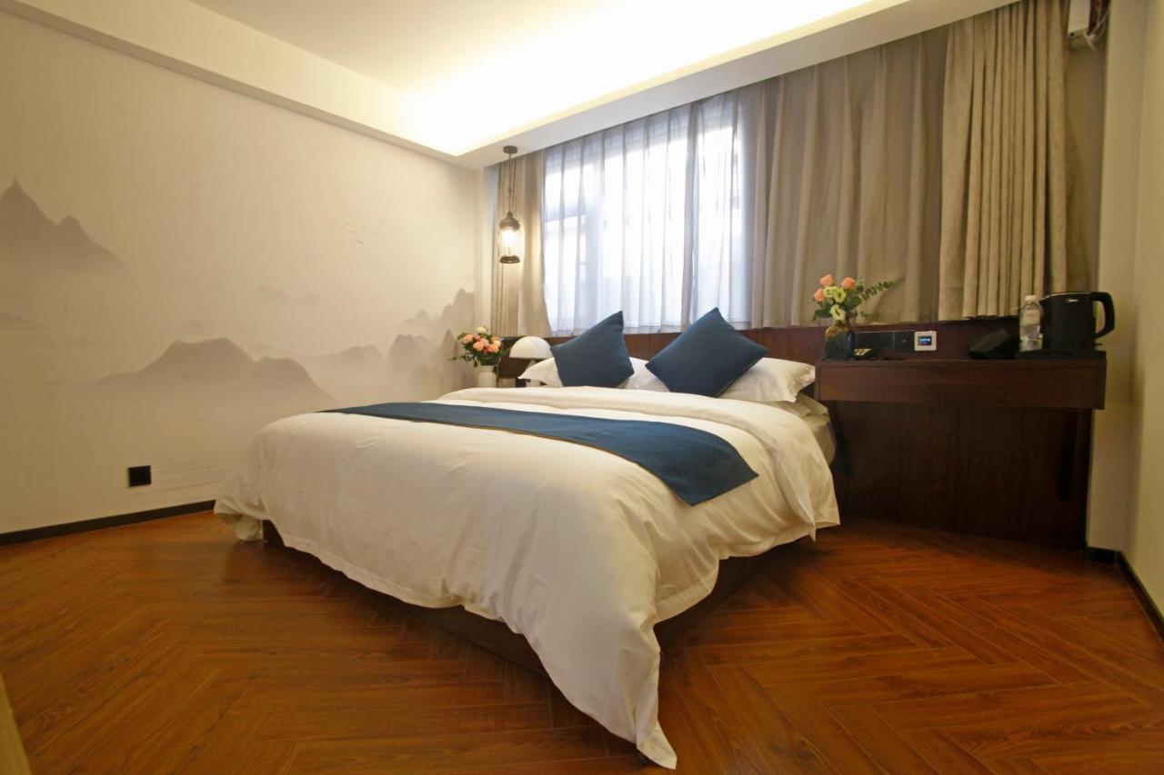 張家界武陵源北岸輕奢客棧 森林公園店 Hotel Csangcsiacsie Kültér fotó