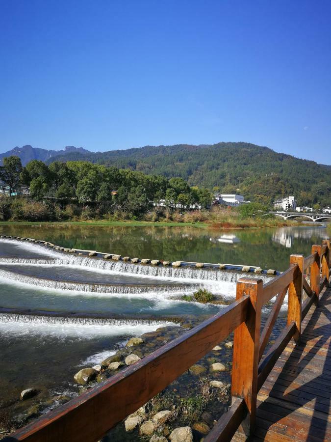 張家界武陵源北岸輕奢客棧 森林公園店 Hotel Csangcsiacsie Kültér fotó